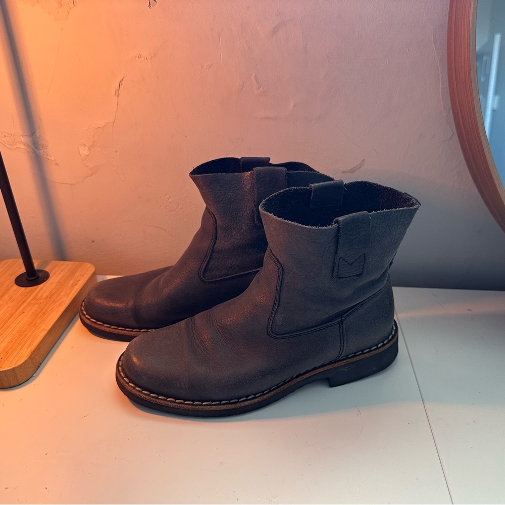 Roots Charcoal Leather Women’s Boots